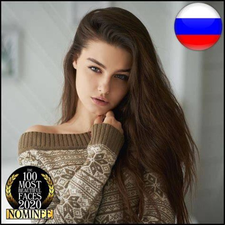 Beautiful russian girls doing amazing twerk, shopping mall twerk YouTube