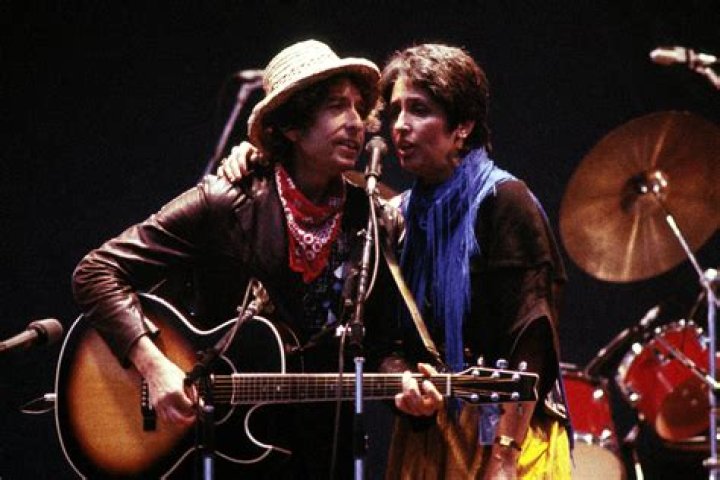 Bob Dylan and Joan Baez The Most Stylish Music Couples of All Time