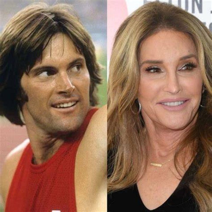 Bruce Jenner Announces Transition To Daughters In 'KUWTK' Episode The Family Photo