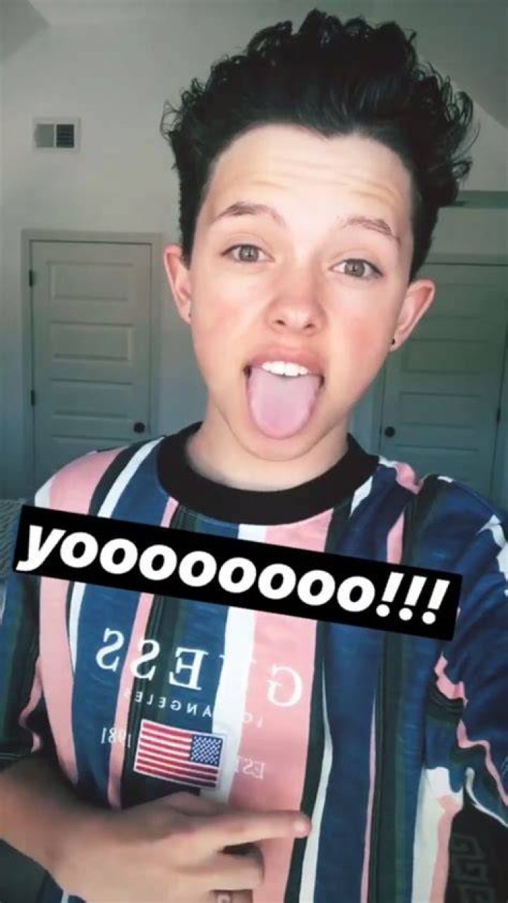 Devious Fangirl TRICKS Jacob Sartorius Into Kissing Her Lips! Superfame