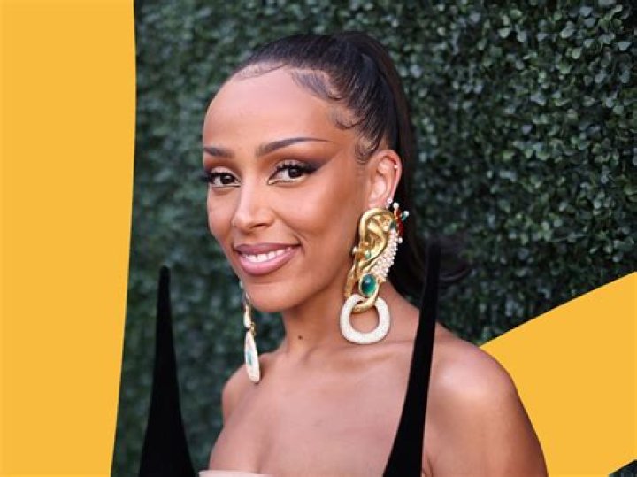 Doja Cat bio age, height, parents, ethnicity, boyfriend, net worth Legit.ng
