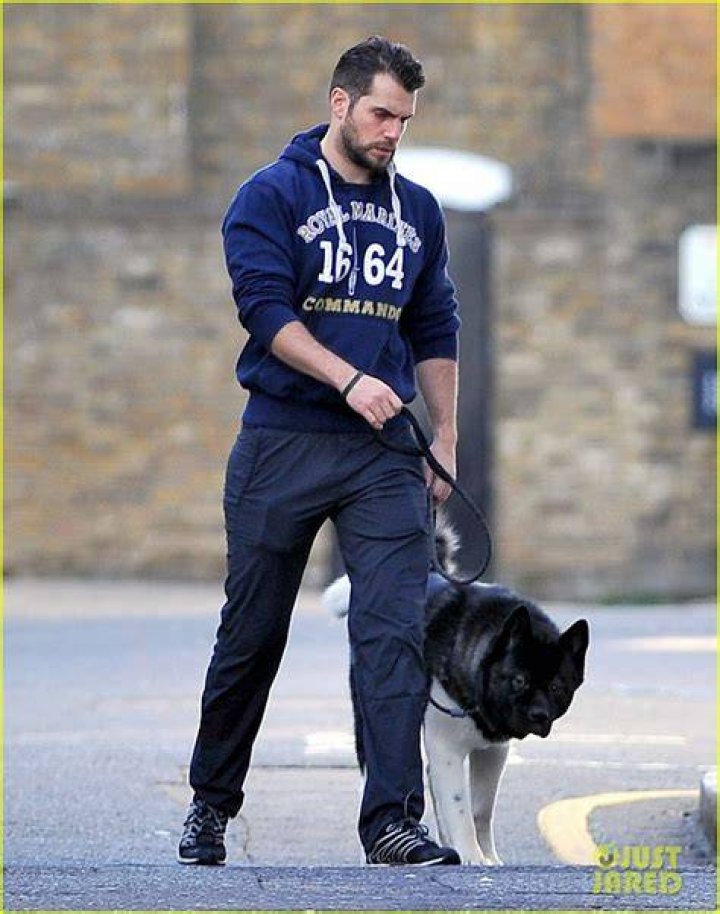 Henry Cavill Finishes Fundraising Walk with Girlfriend Natalie Viscuso