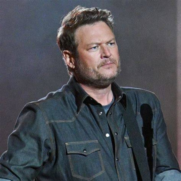 How Did Blake Shelton Really Celebrate His First Christmas With Gwen