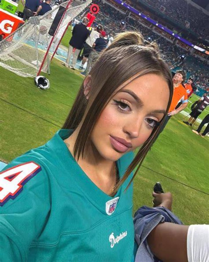 ImWoahVicky Posts New Video, Shows How THICK She Is Says Now She 18 She'll Beat ANY B***HES Who