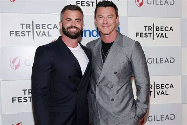 Is Luke Evans Gay and Who Is The Boyfriend?