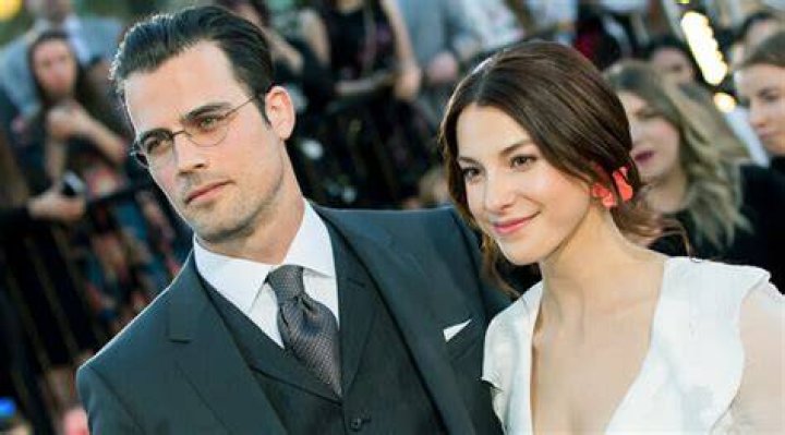 Is Thomas Beaudoin Married to Wife? Or Dating a Girlfriend? Kids