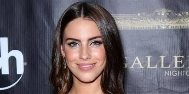 Jessica Lowndes Net Worth 2022/2021, Salary, Age, Height, Bio, Wiki