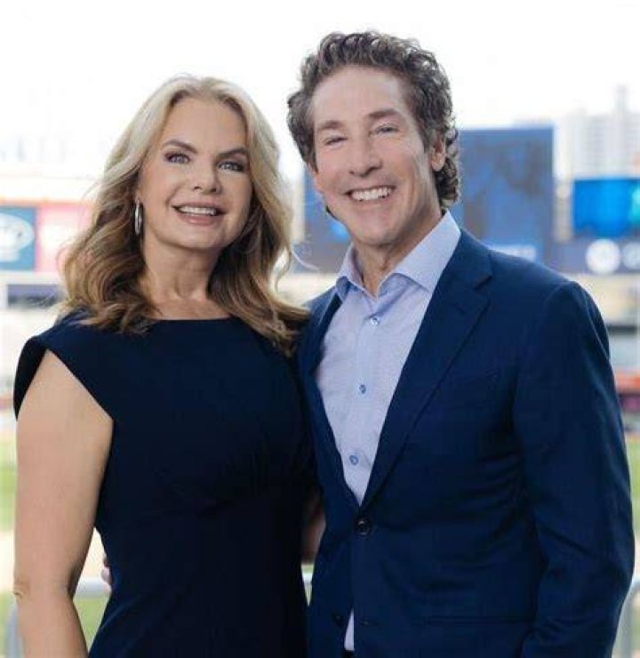 Joel Osteen Biography, Age, Wife, Children, Networth, House.