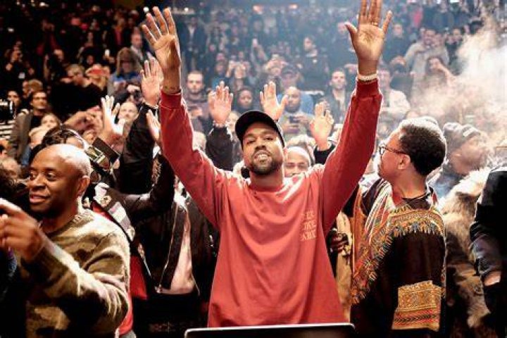Kanye West's wife Bianca Censori Biography Age, Photo, Boyfriend, Net Worth, Instagram