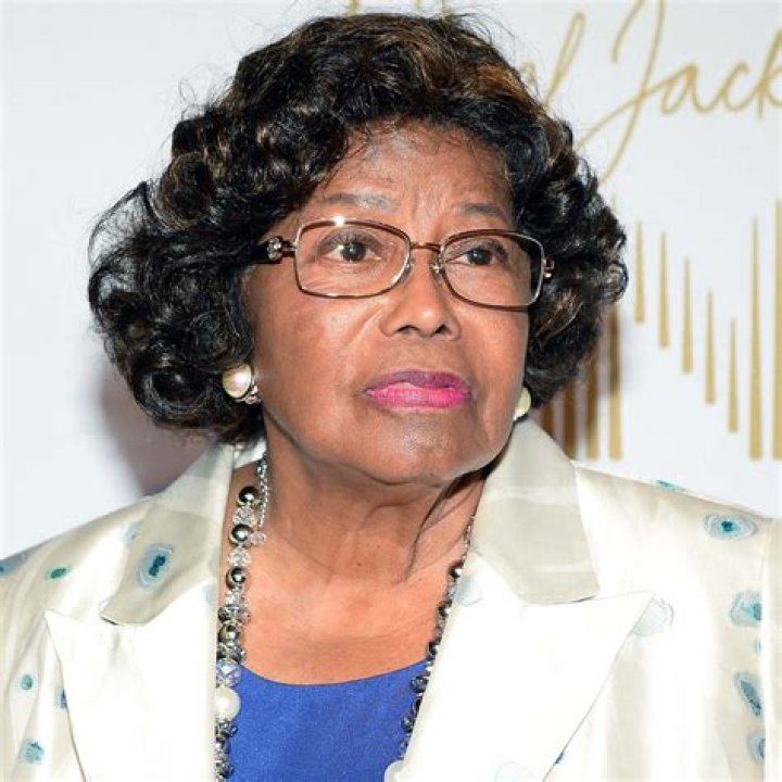 Katherine Jackson Is Alive & Well Inside Michael & Mom's Life Now