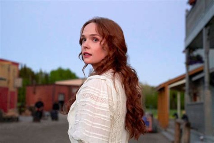 Kohan plays Lillian Walsh on When Hope Calls, a spinoff series