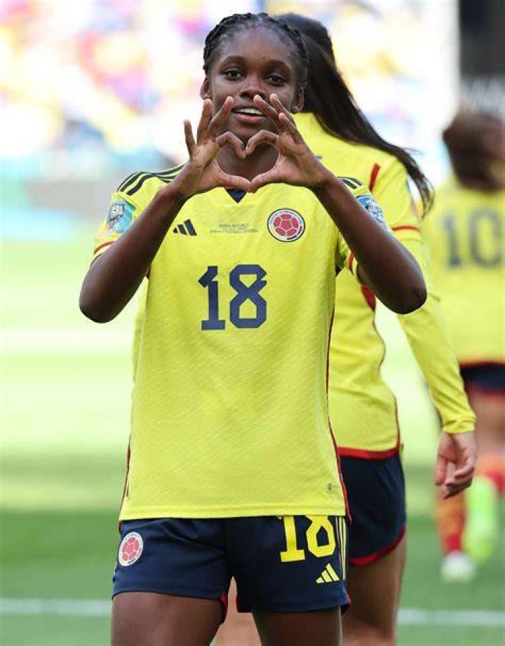 Linda Caicedo Colombia star, 18, introduces herself as one of the best