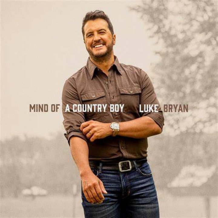 Luke Bryan Will Be &ldquo;Prayin&rsquo; In A Deer Stand&rdquo; This Thanksgiving B104