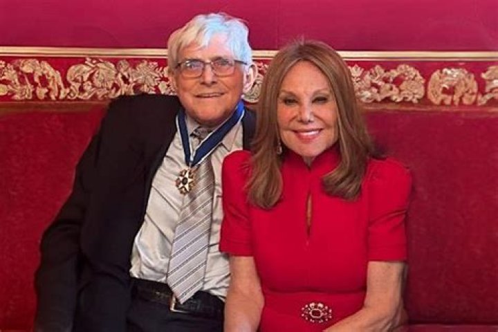 Marlo Thomas and Phil Donahue talk about their new podcast