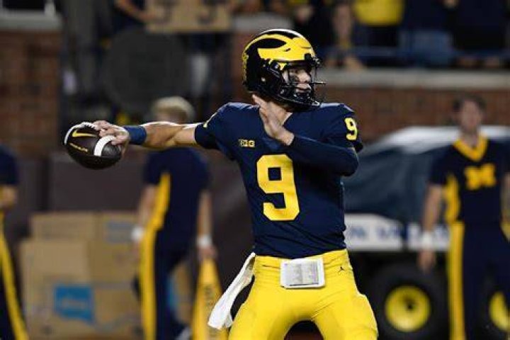 Michigan QB J.J. McCarthy 5 Things to Know For College Football Playoff