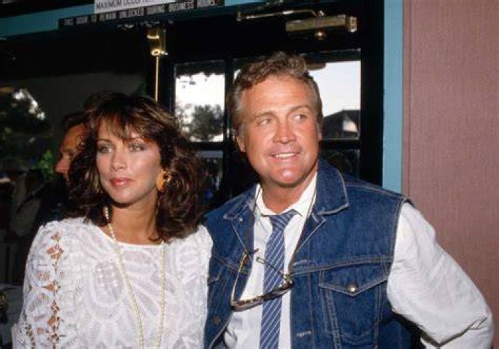 Nikki majors, middle, Lee's daughter Beautiful celebrities, Connie