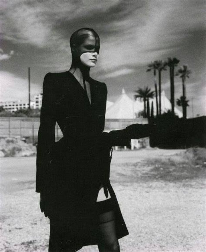 Pin by Helmut Newton on She Naomi scott, Actresses with black hair, Actresses under 25