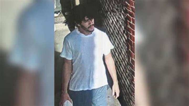 Police broadcasting message from escaped inmate's mother encouraging