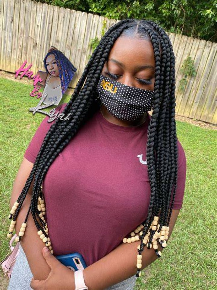 Pretty knotless braids in 2020 Braids with beads, Black girl braided