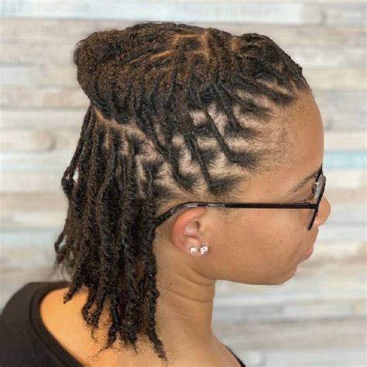 Style on point Short Dread Styles, Short Dreadlocks Styles, Short Dreads, Long Hair Styles Men