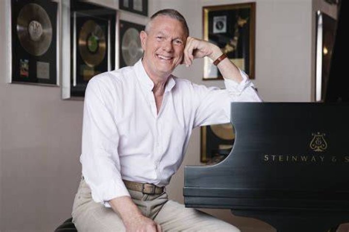 When Richard Carpenter Reminisces About Singing With His Sister, It&rsquo;s