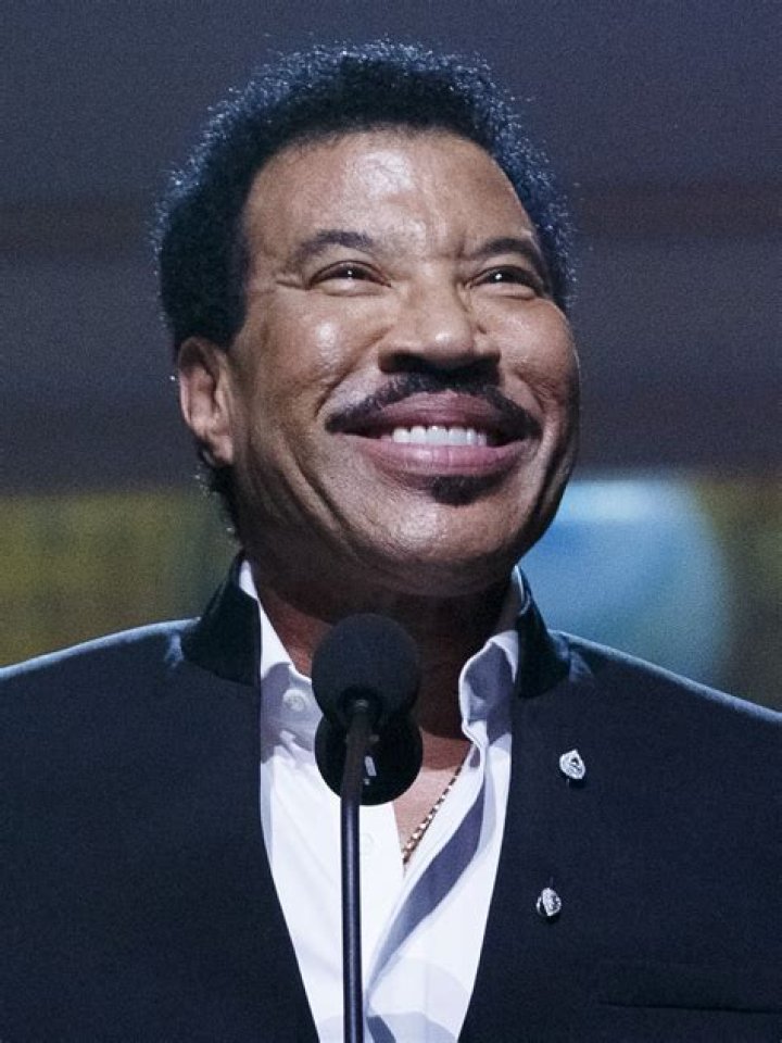 Who is Lionel Richie's Wife? Check out His Younger Girlfriend Cuteness