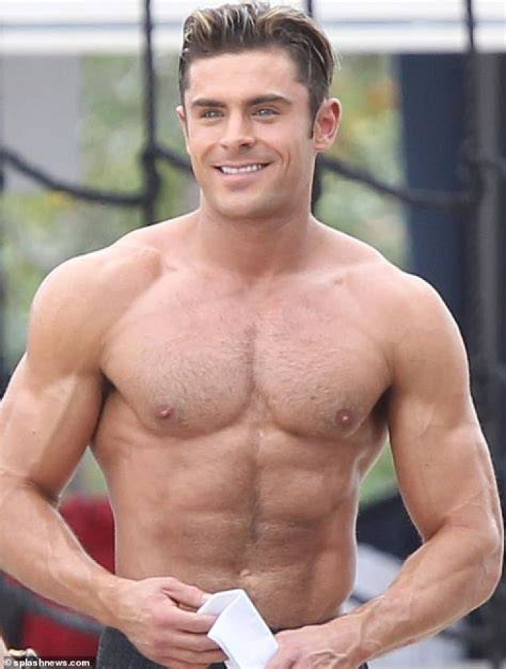 Zac Efron Got Ripped for ‘Baywatch' to Not Look 'Tiny' Next to The Rock